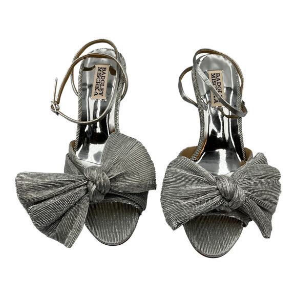 Badgley Mischka Metallic Pleated Bow Kitten Heel Sandals Silver Size 6 - Picture 2 of 8